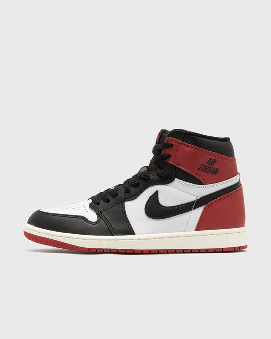 Jordan 1 Retro High OG
Black Toe